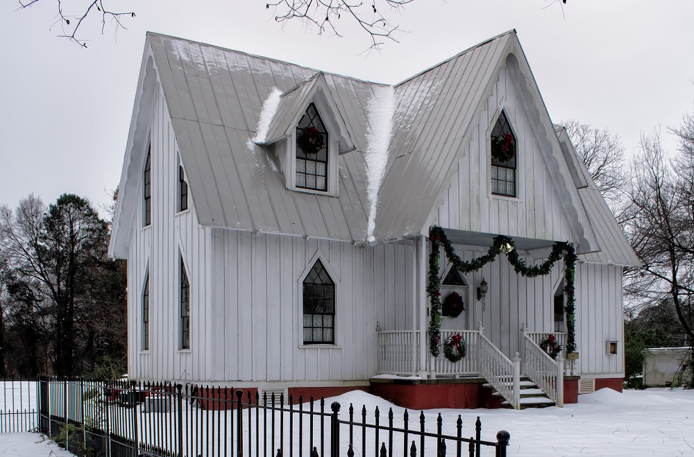 Ivey-Ellington House in the Snow