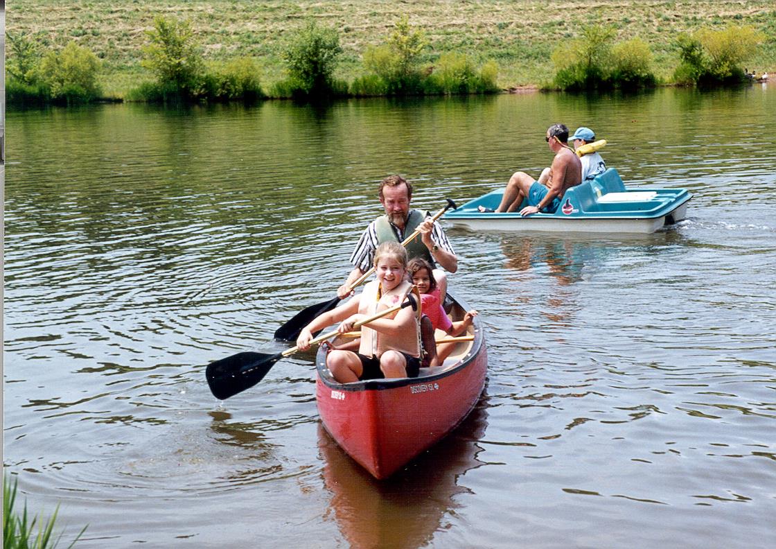 Bond Park Canoe & Paddleboat