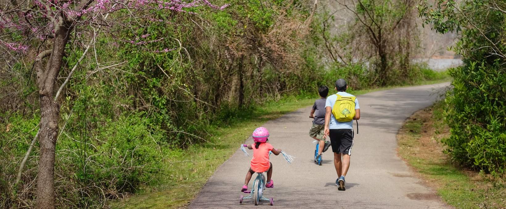 Family on Greenway